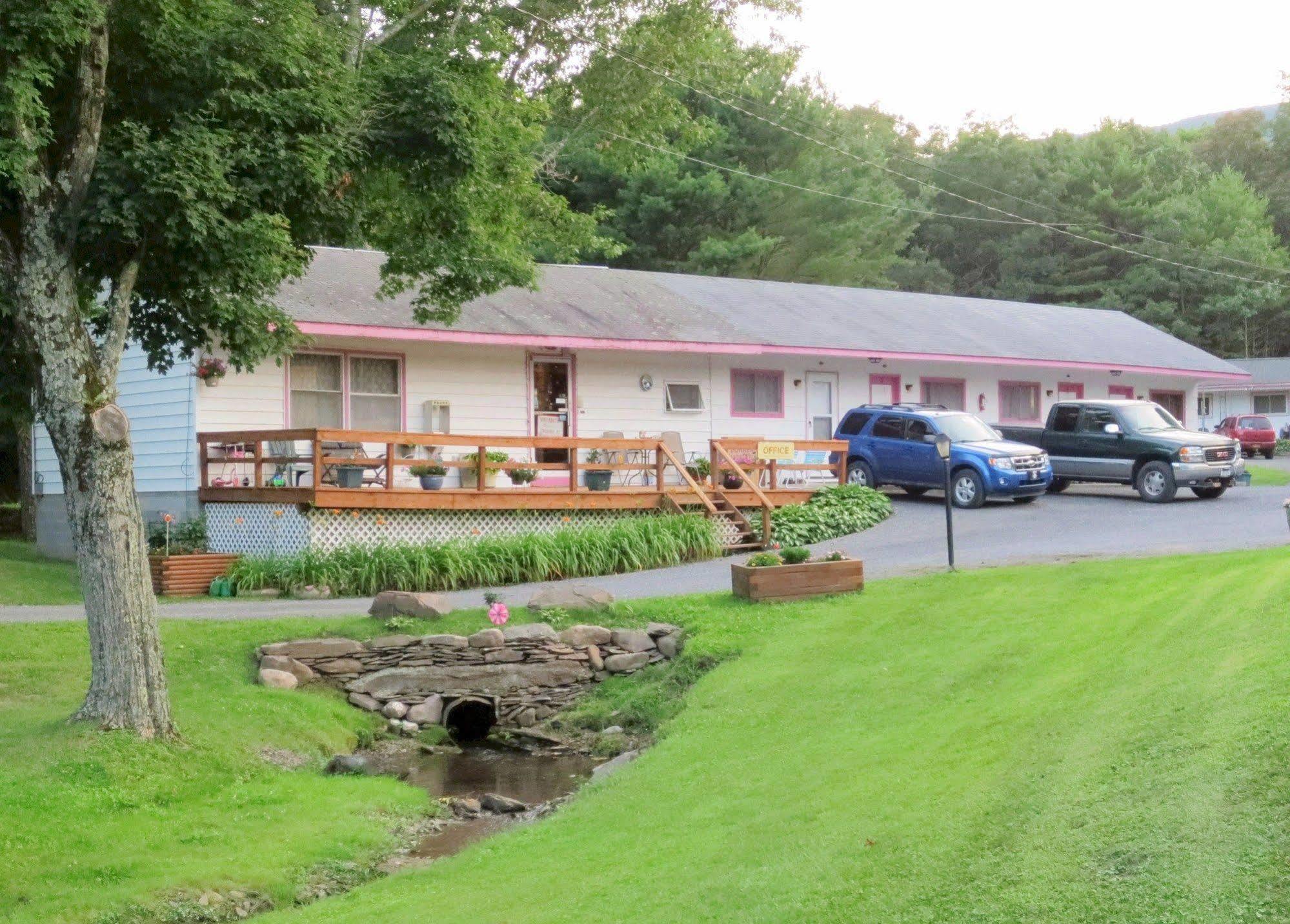 Four Seasons Motel Catskill Bagian luar foto