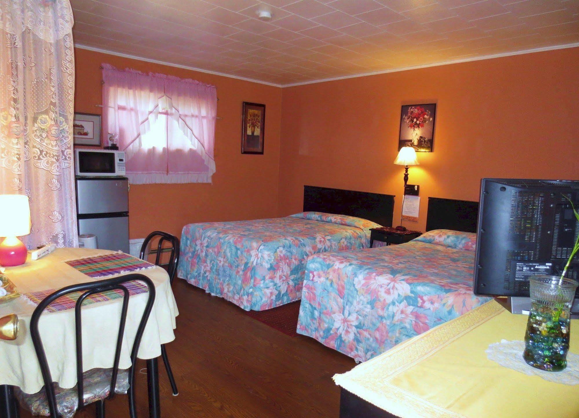 Four Seasons Motel Catskill Bagian luar foto
