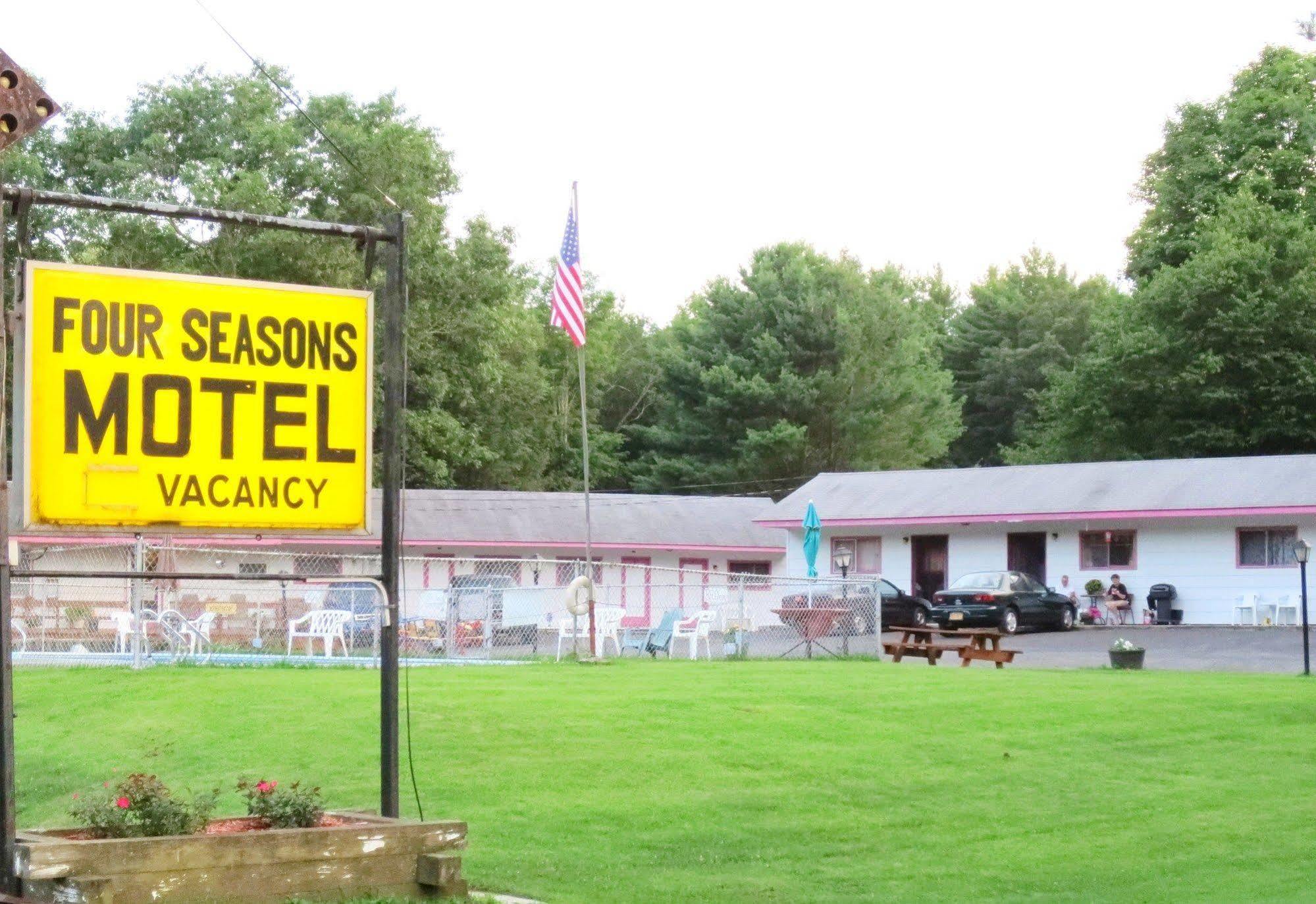 Four Seasons Motel Catskill Bagian luar foto
