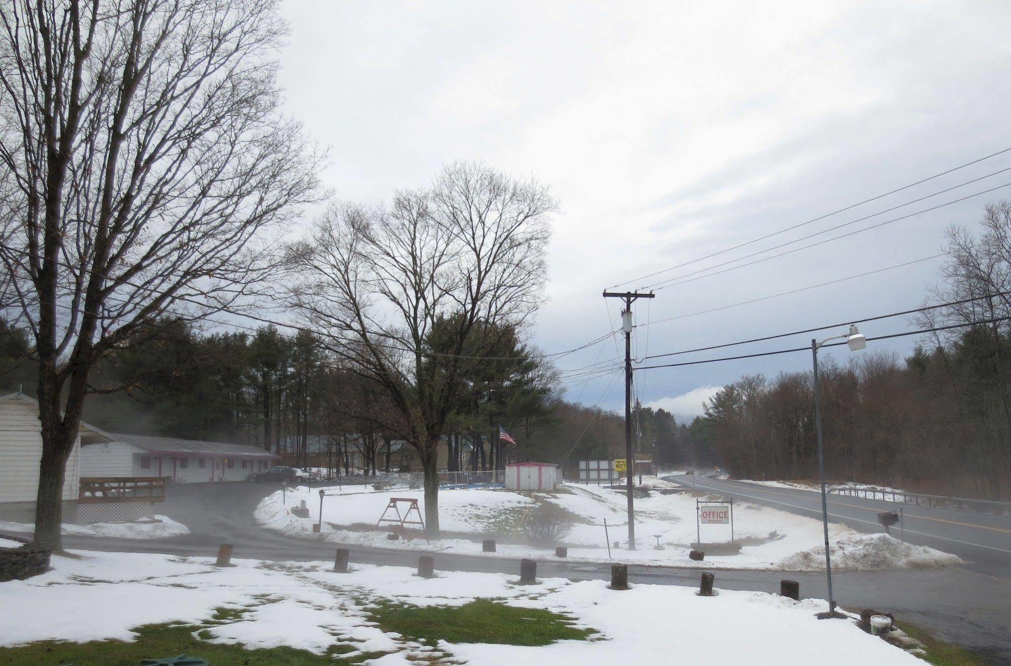 Four Seasons Motel Catskill Bagian luar foto